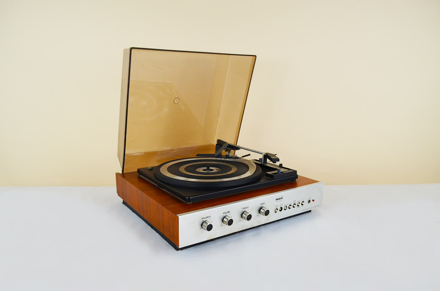 Toca-discos utilizado entre os anos 1970 e 1980